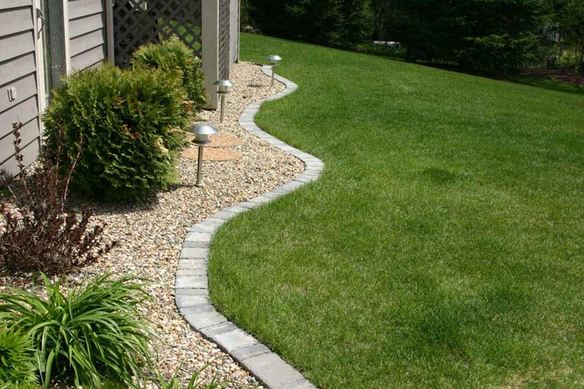 Perfect Edges for Your Garden Beds